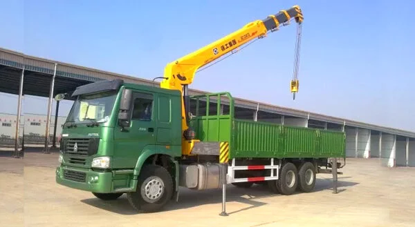Sinotruck Howo Mounted Crane Truck - Image 3