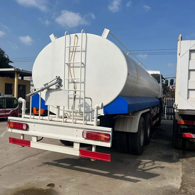 Best Product Well Known New Sinotruk HOWO High Quality Multi-Function Diesel 4X2 Engine Street Water Truck Sprinkler with 12-16m Sprinkling Range - Image 2