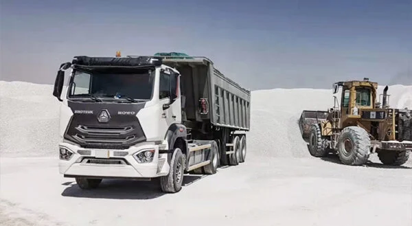 Howo NX 4X2 Tractor Truck - Image 3